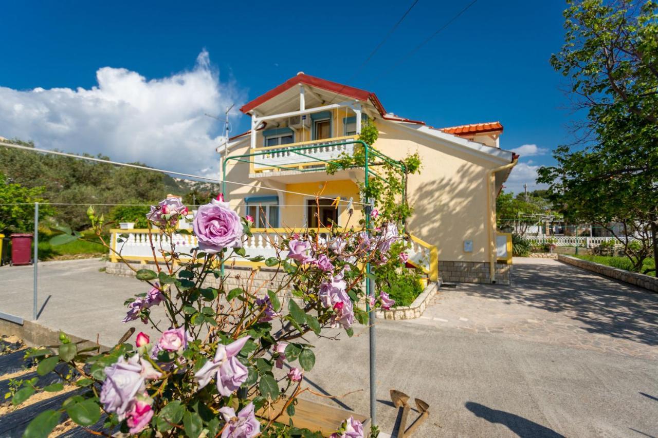 Apartmani Bozica Barbat na Rabu المظهر الخارجي الصورة
