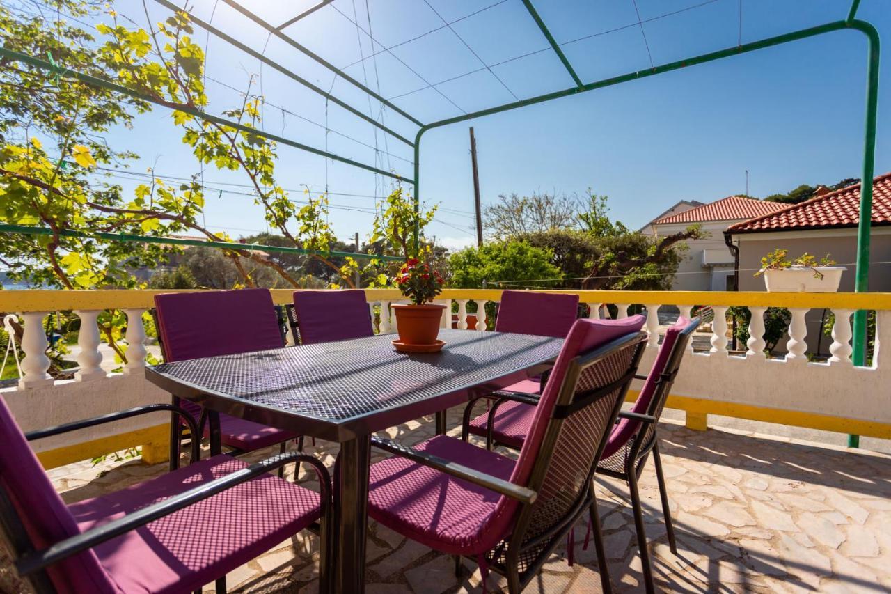 Apartmani Bozica Barbat na Rabu المظهر الخارجي الصورة