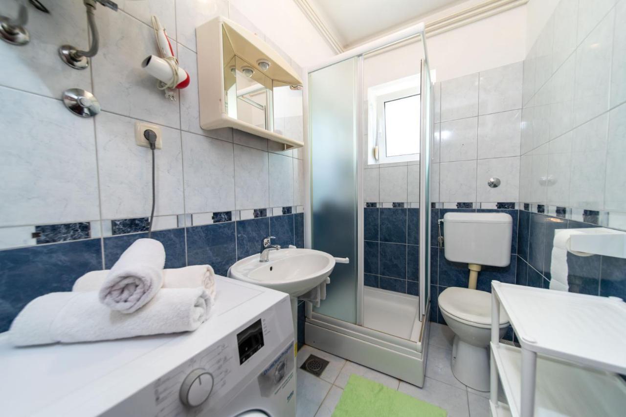 Apartmani Bozica Barbat na Rabu المظهر الخارجي الصورة