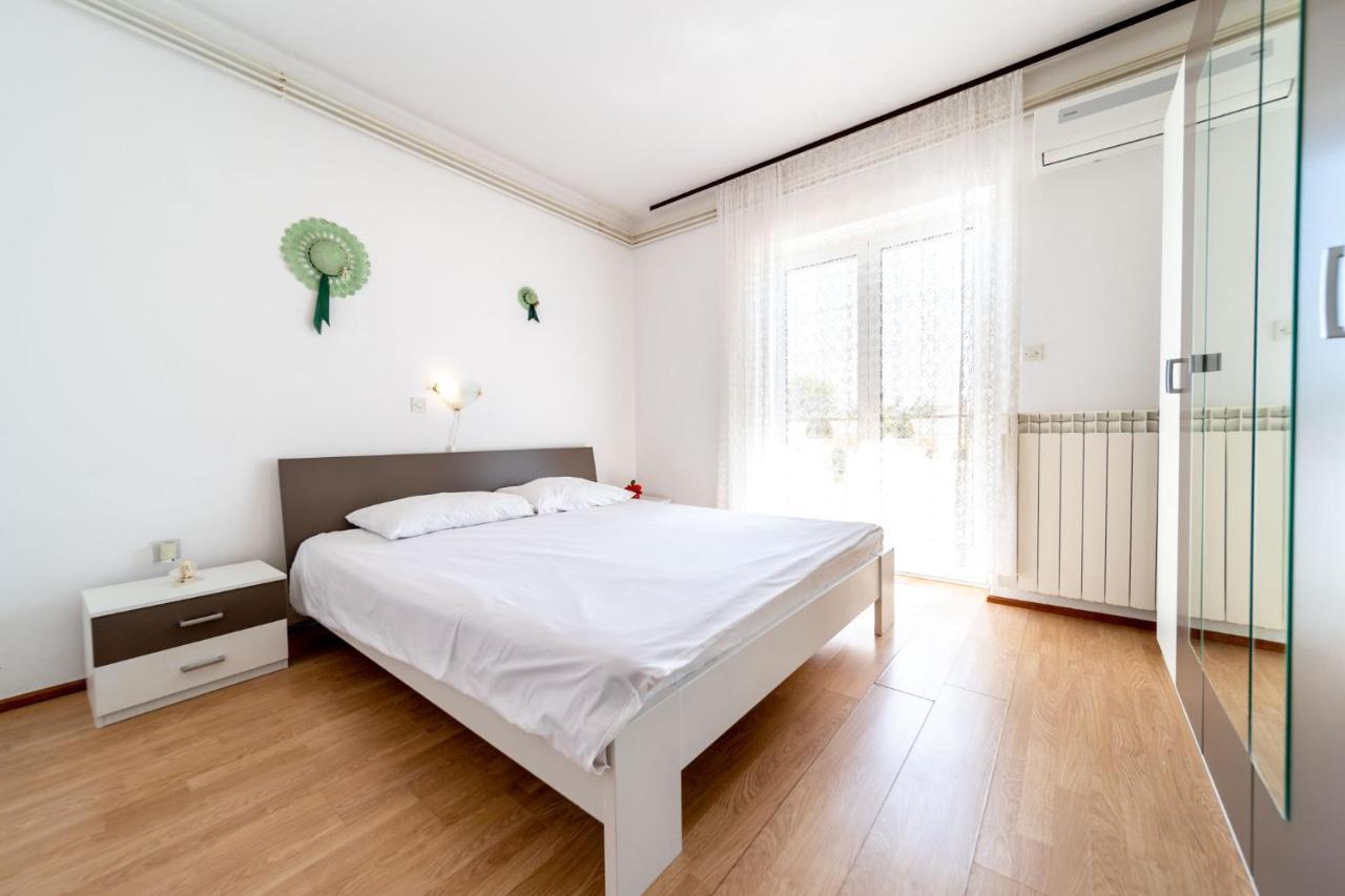 Apartmani Bozica Barbat na Rabu المظهر الخارجي الصورة